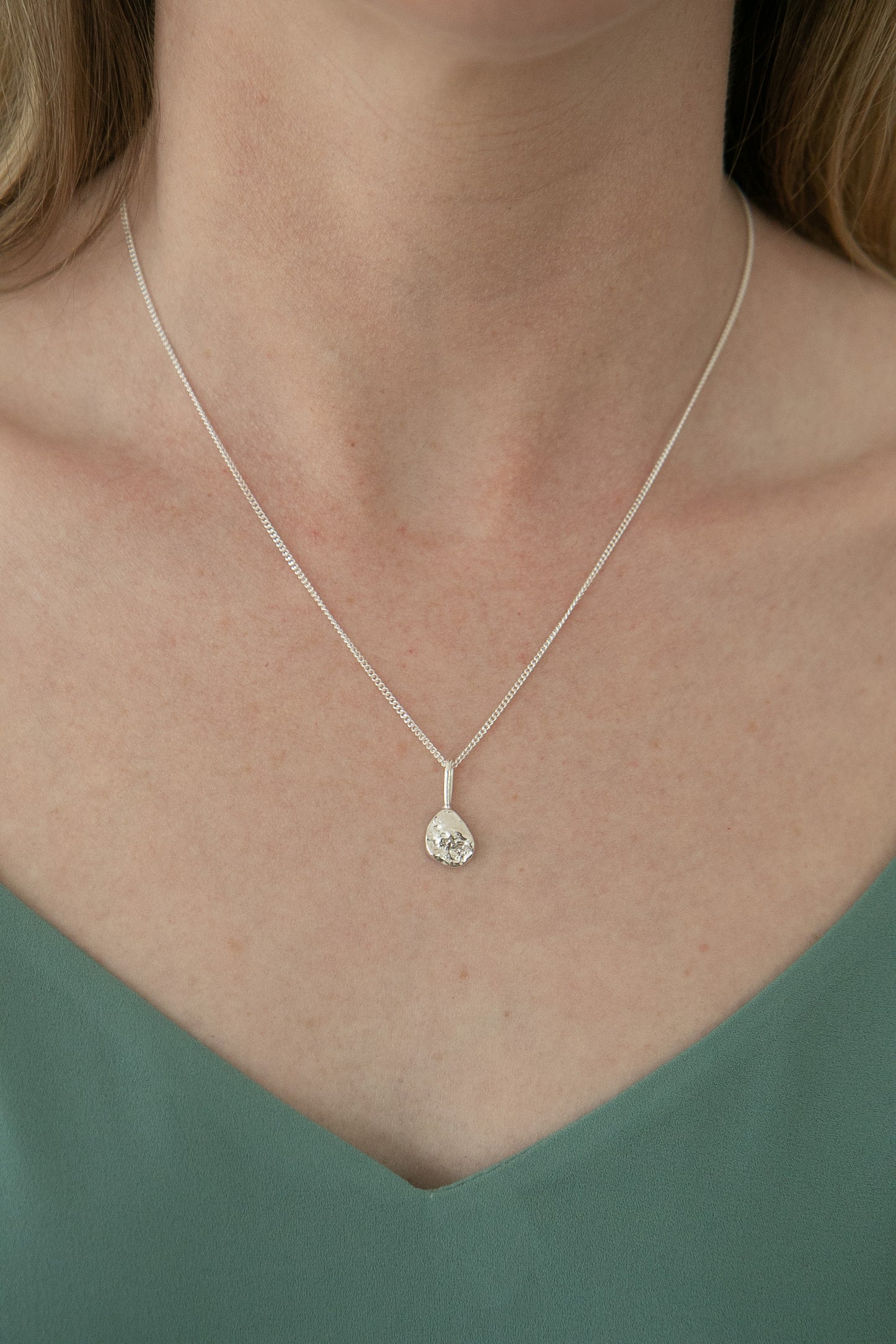 Oyster Drop Necklace - silver