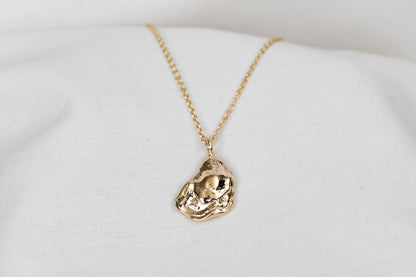 Oyster Lid Necklace - gold