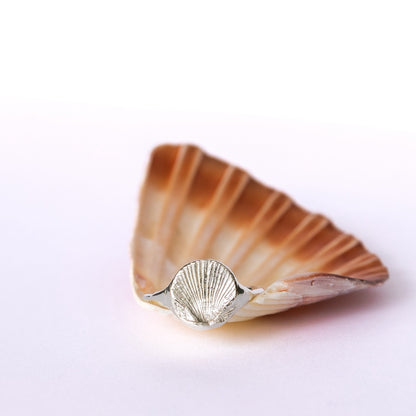 Scallop Signet Ring